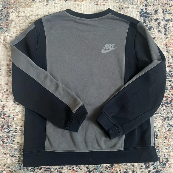 Nike Kid Two-Tone Crewneck Sweater - Picture 6 of 7